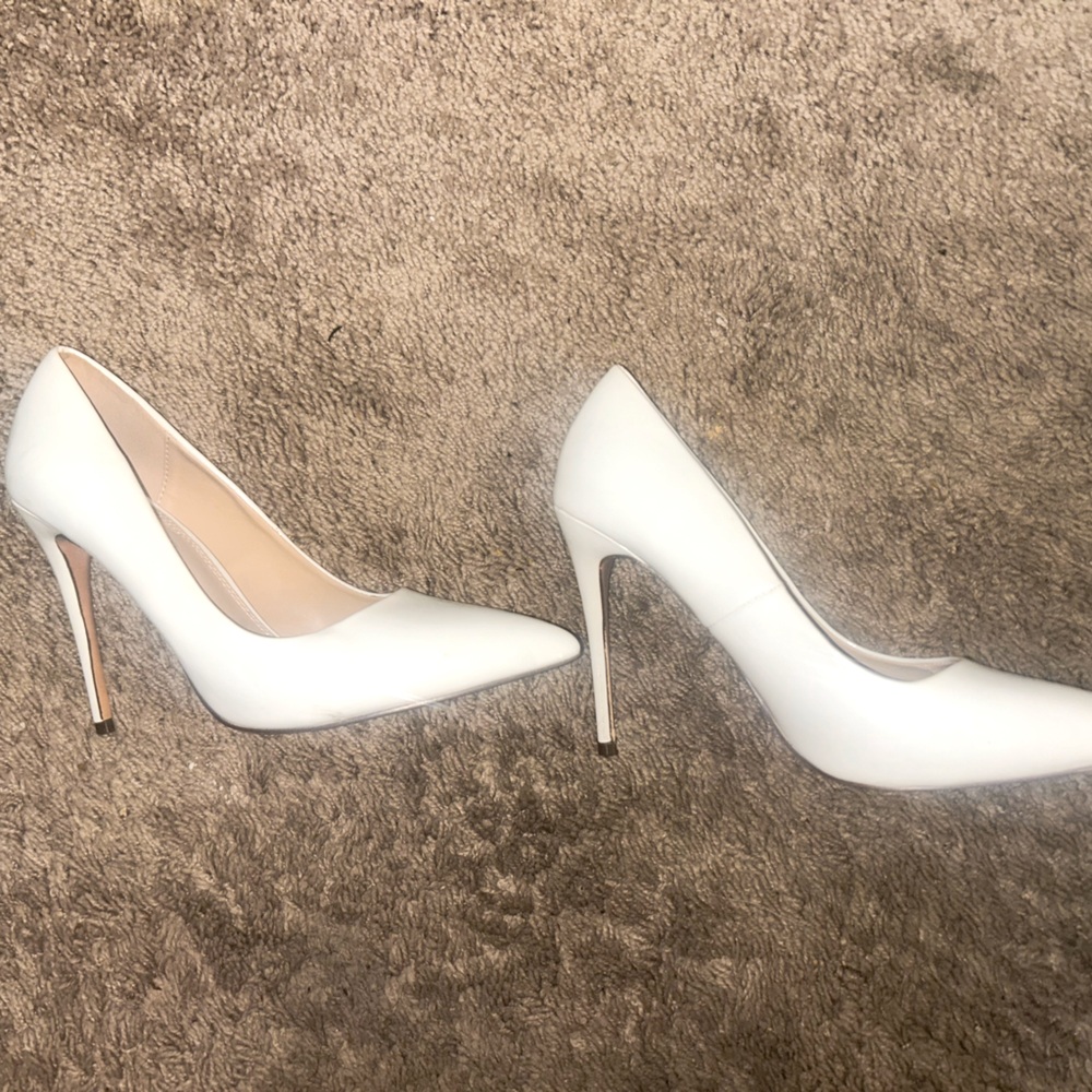 White Pointed-Toe stiletto Heels